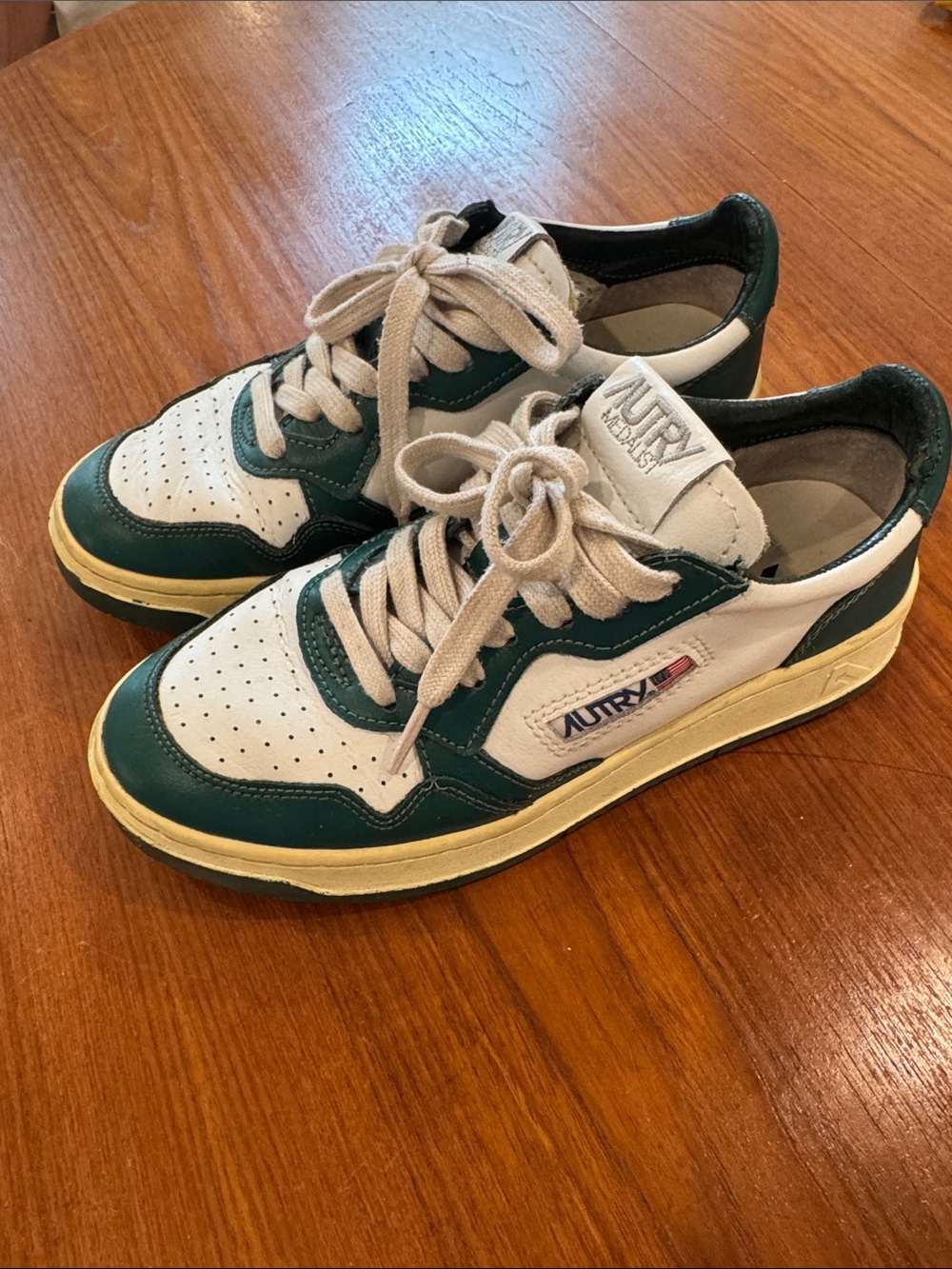 Autry Women's White and Green Sneakers